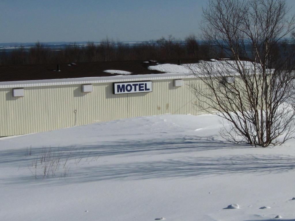 Motel De La Pointe Aux Bouleaux Baie-Sainte-Catherine Exterior photo