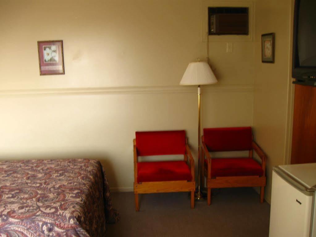 Motel De La Pointe Aux Bouleaux Baie-Sainte-Catherine Exterior photo